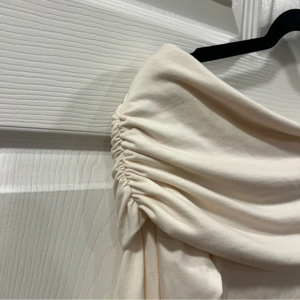 Reformation Florentina Off-Shoulder Cream Top, medium (runs small) - Picture 5 of 10